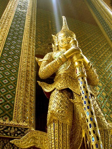 Why Thailand - Golden Statue Guard