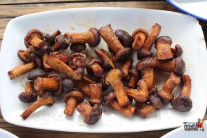 Things to do in Chiang Mai - Mon Jam - Roasted Mushroom Fry