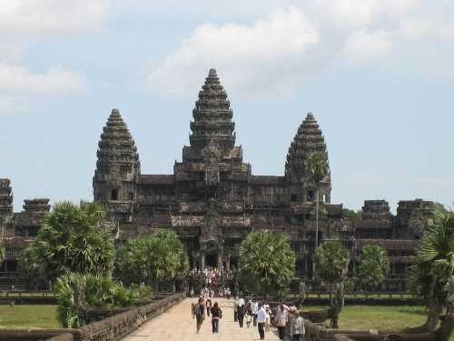 Cheap Holiday Destination - cambodia Angkor wat